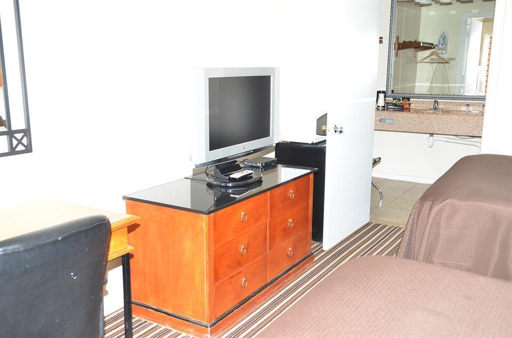 Winton Inn & Suites Barnwell Buitenkant foto
