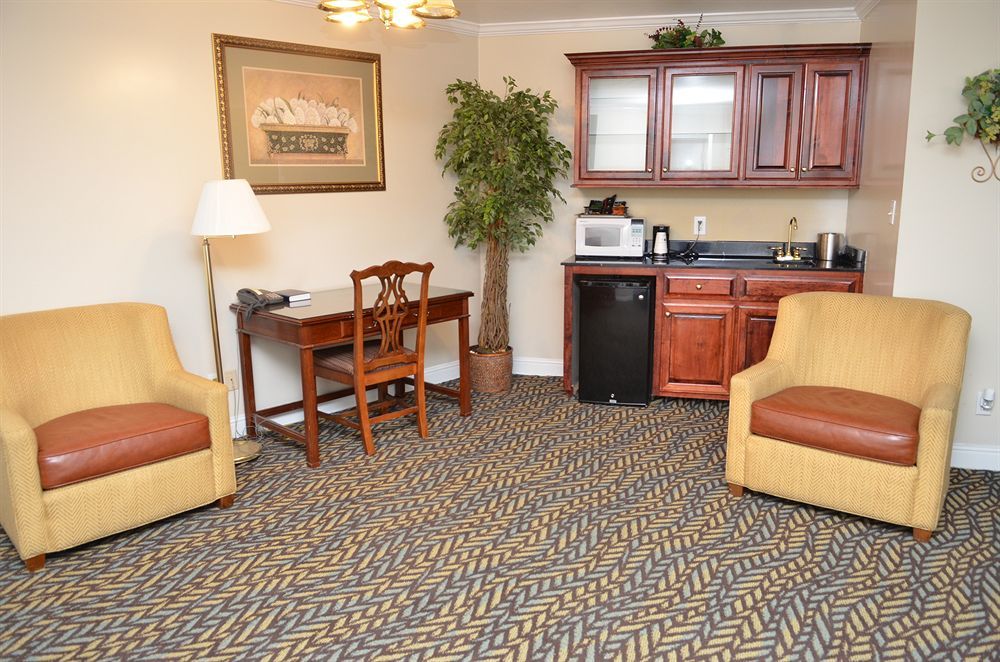 Winton Inn & Suites Barnwell Buitenkant foto