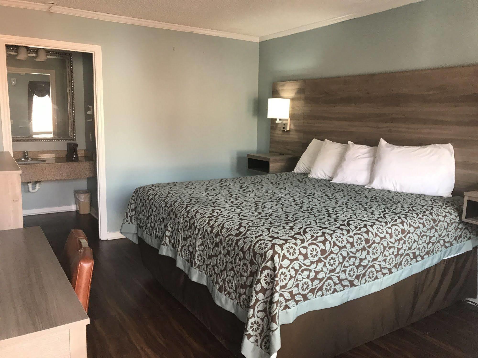 Winton Inn & Suites Barnwell Buitenkant foto