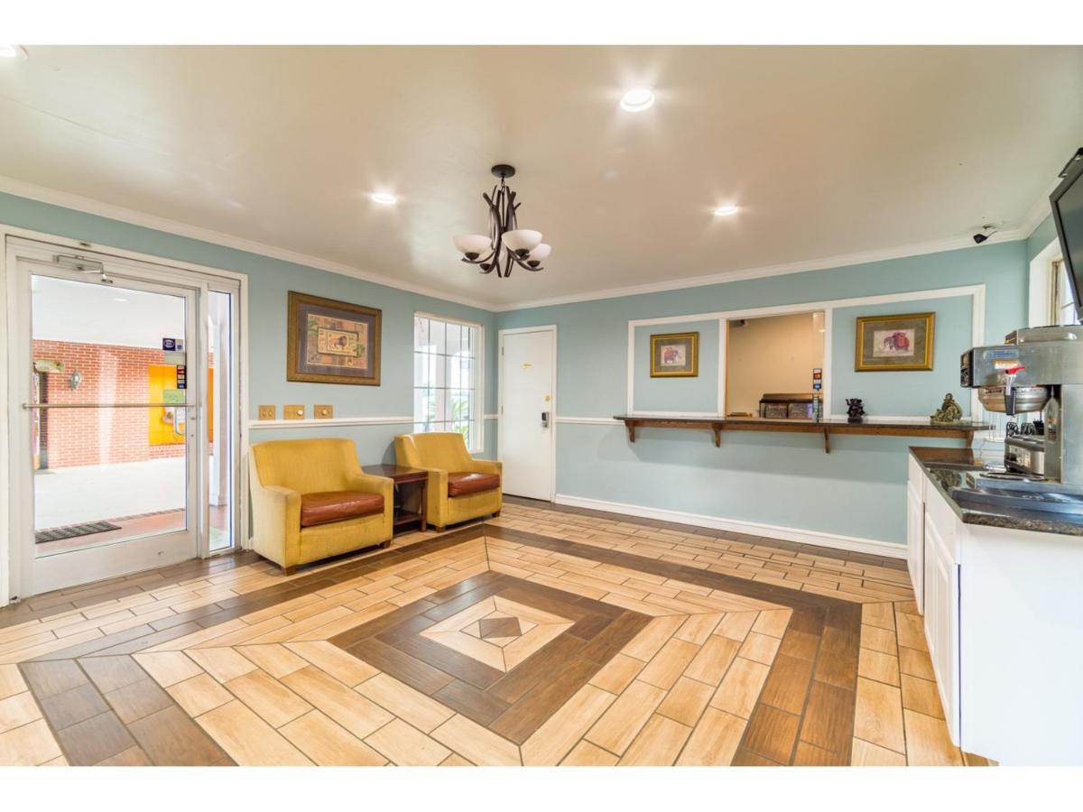 Winton Inn & Suites Barnwell Buitenkant foto
