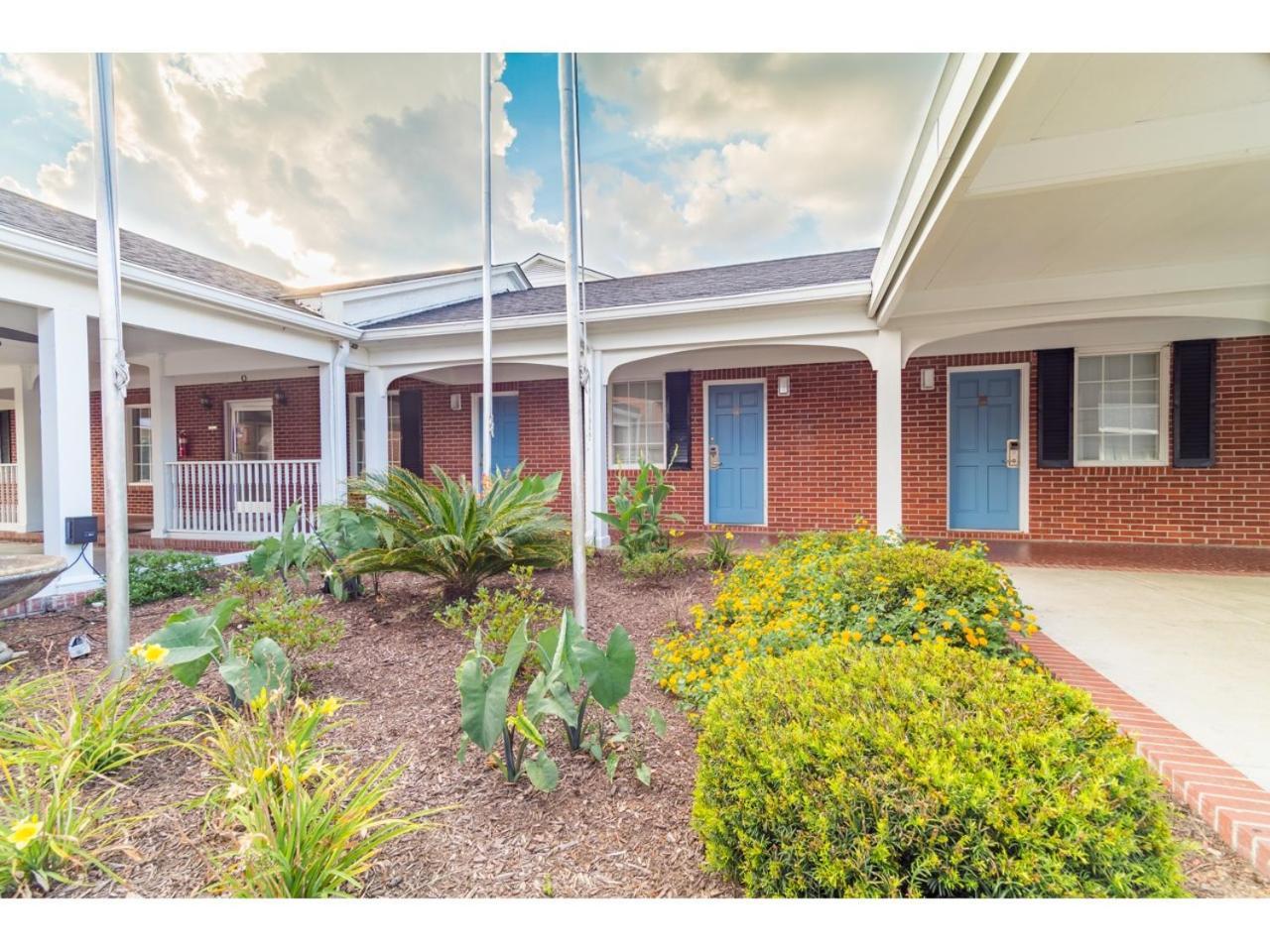 Winton Inn & Suites Barnwell Buitenkant foto