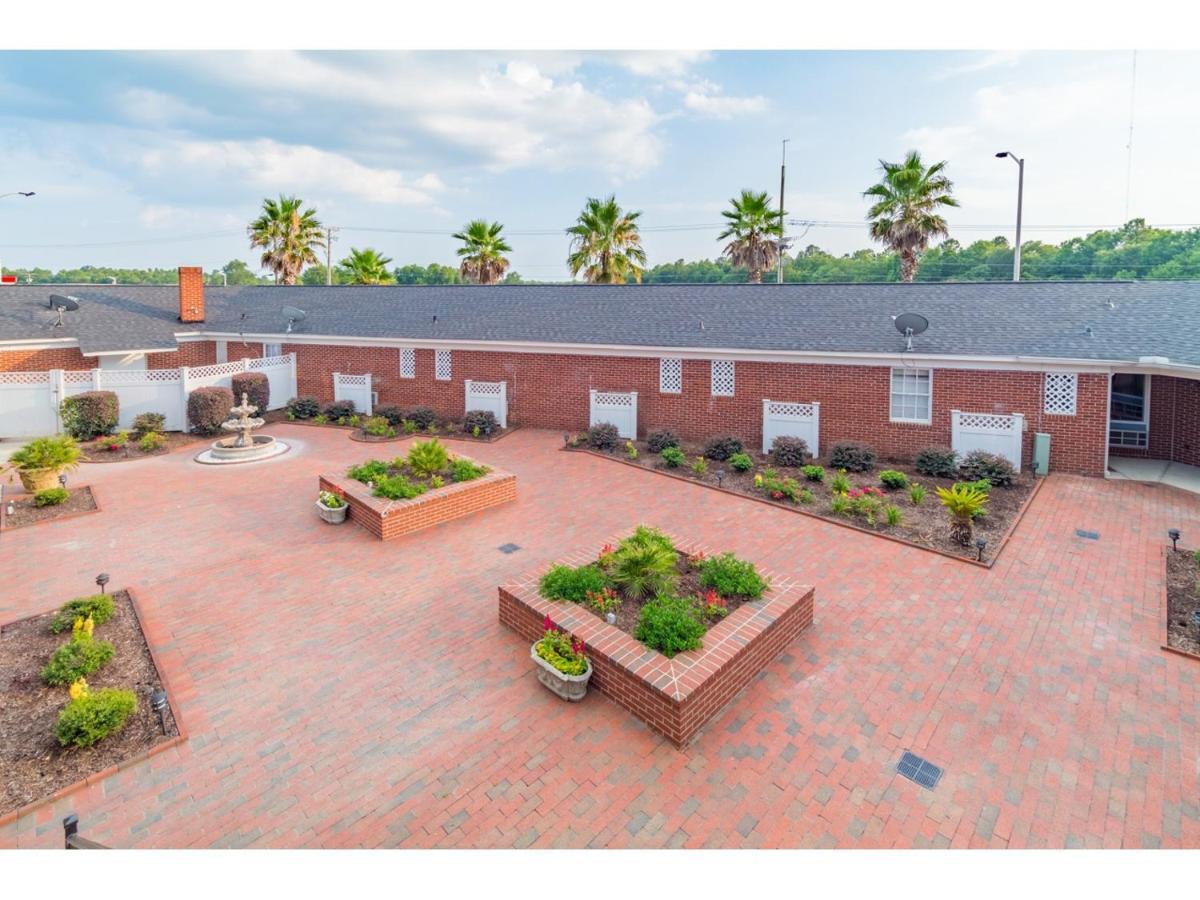 Winton Inn & Suites Barnwell Buitenkant foto