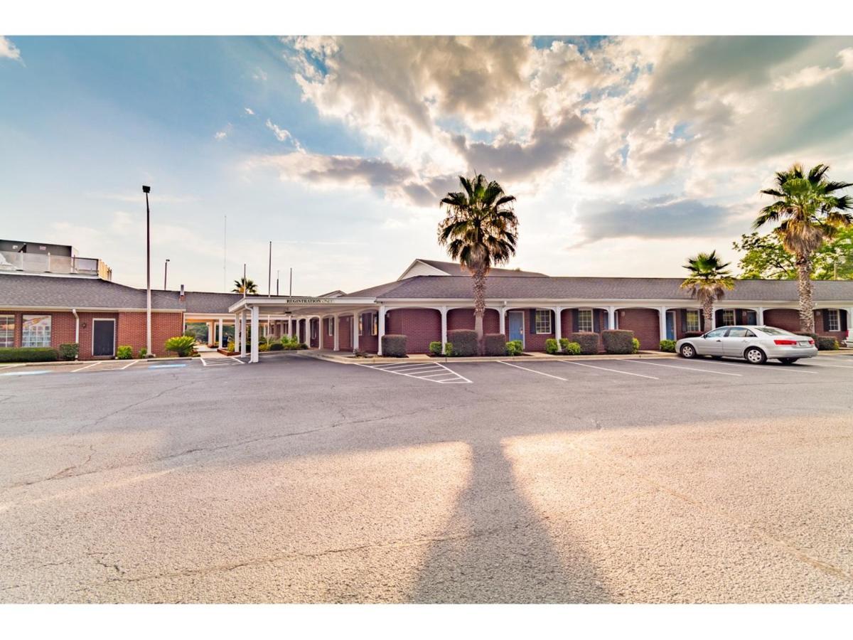 Winton Inn & Suites Barnwell Buitenkant foto